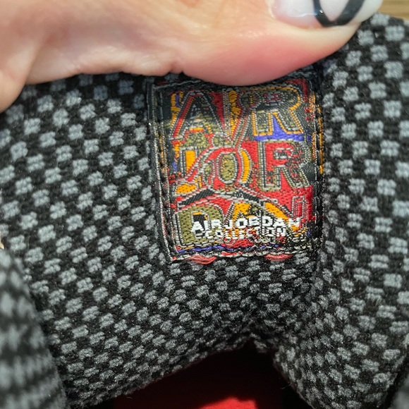 2005 retro 10 Jordan’s - Picture 5 of 8